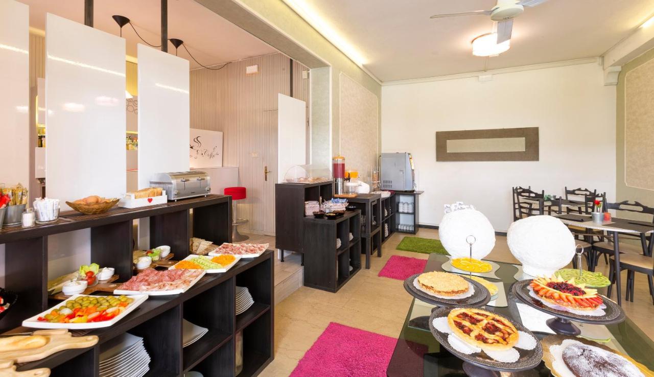 Hotel Condor-New 2024-Con Piscina Ριτσιόνε Εξωτερικό φωτογραφία