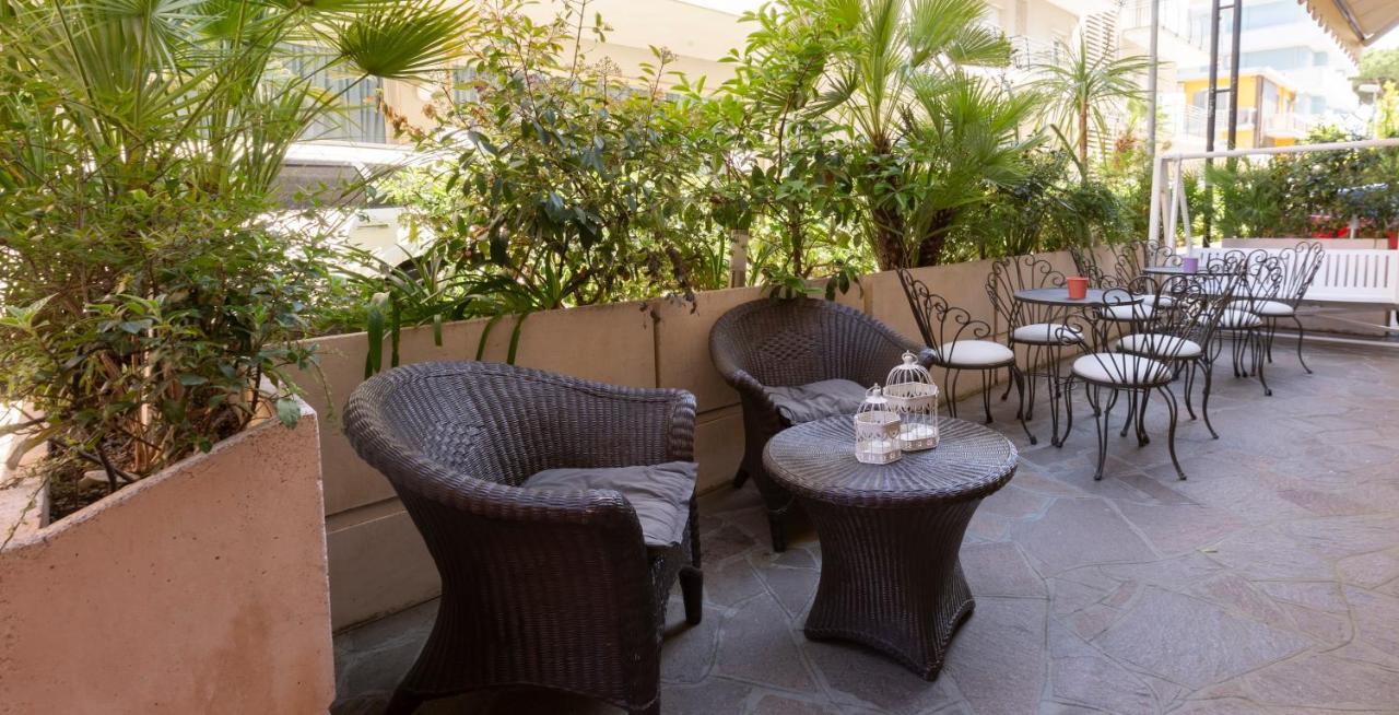 Hotel Condor-New 2024-Con Piscina Ριτσιόνε Εξωτερικό φωτογραφία