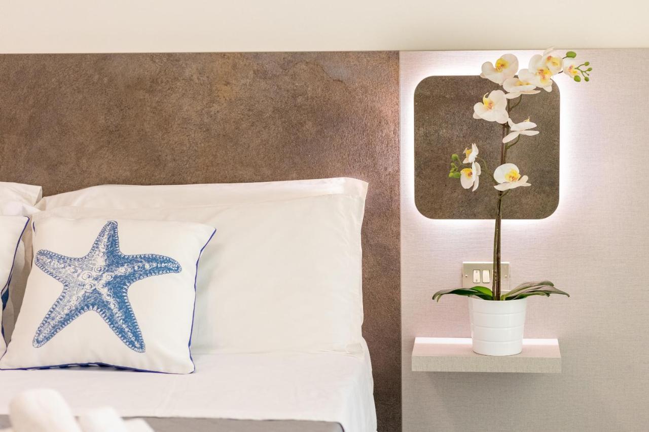 Hotel Condor-New 2024-Con Piscina Ριτσιόνε Εξωτερικό φωτογραφία