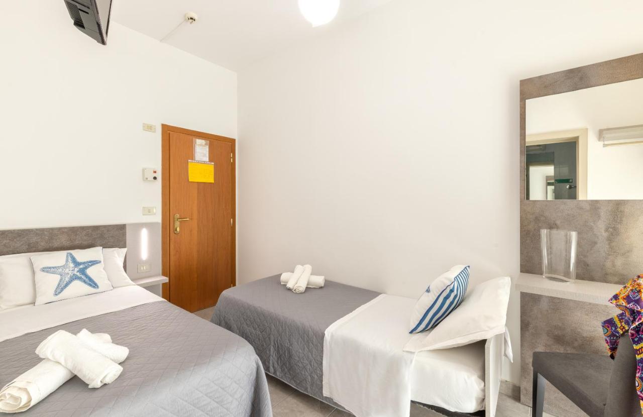 Hotel Condor-New 2024-Con Piscina Ριτσιόνε Εξωτερικό φωτογραφία
