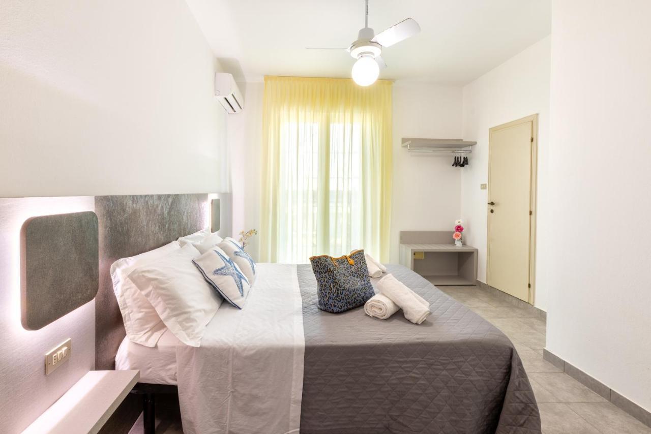 Hotel Condor-New 2024-Con Piscina Ριτσιόνε Εξωτερικό φωτογραφία